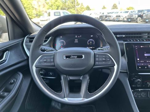 New 2025 Jeep Grand Cherokee Laredo X image 11