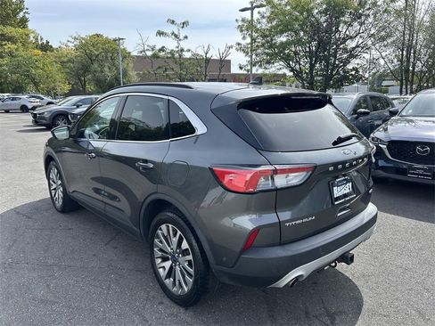 Used 2020 Ford Escape Titanium image 6