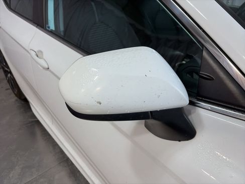 Used 2019 Toyota Camry SE image 6