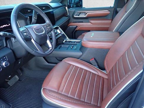 Used 2024 GMC Sierra 2500 Denali Ultimate w/ Max Trailering Package AWD/4WD image 14