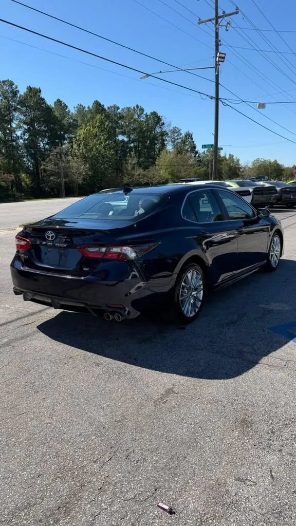 Used 2021 Toyota Camry SE FWD image 4