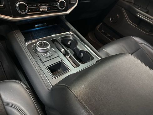 Used 2024 Ford Expedition XLT RWD image 43