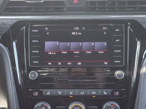 Used 2021 Volkswagen Passat 2.0T R-Line image 15