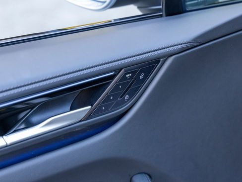 Certified 2025 Porsche Macan Electric RWD image 24