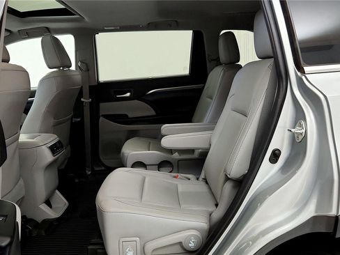 Certified 2019 Toyota Highlander Limited image 33