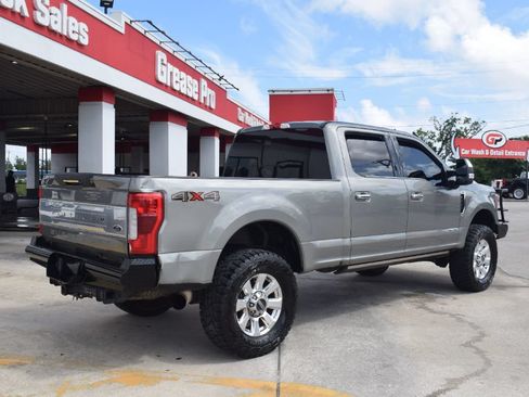 Used 2019 Ford F250 Platinum w/ Platinum Ultimate Package AWD/4WD image 4