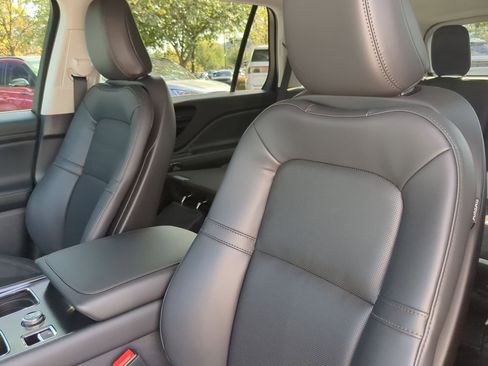 New 2026 Lincoln Aviator Premiere image 10