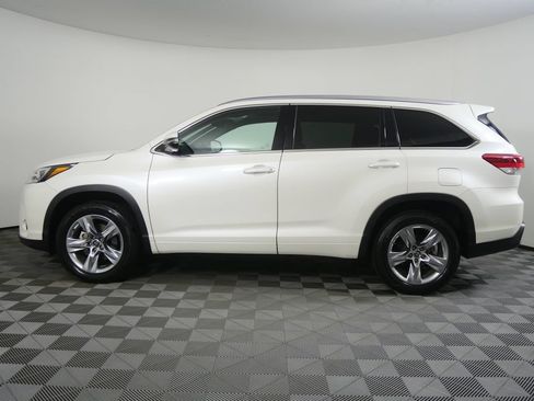 Used 2019 Toyota Highlander Limited FWD image 6