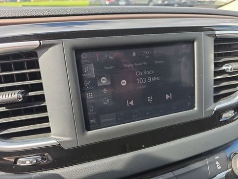 Used 2022 Chrysler Voyager LX FWD image 16