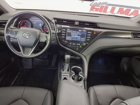 Used 2020 Toyota Camry XSE image 6
