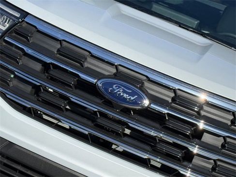 New 2026 Ford Explorer Active w/ Active Comfort Package image 3