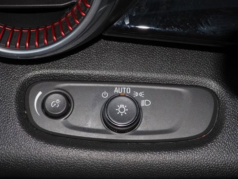 Certified 2024 Chevrolet Trax RS w/ Sunroof Package image 29