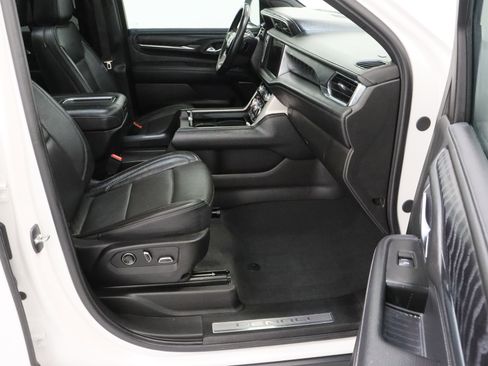 Used 2023 GMC Yukon Denali w/ Advanced Technology Package AWD/4WD image 45