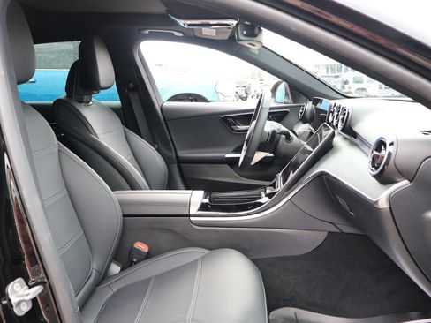 Used 2025 Mercedes-Benz C 300 4MATIC Sedan image 8