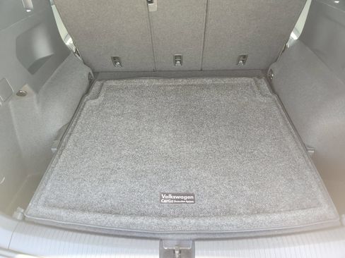 Used 2024 Volkswagen Tiguan SEL R-Line AWD/4WD image 35