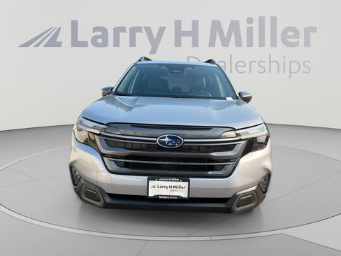Used 2025 Subaru Forester Limited AWD/4WD image 8