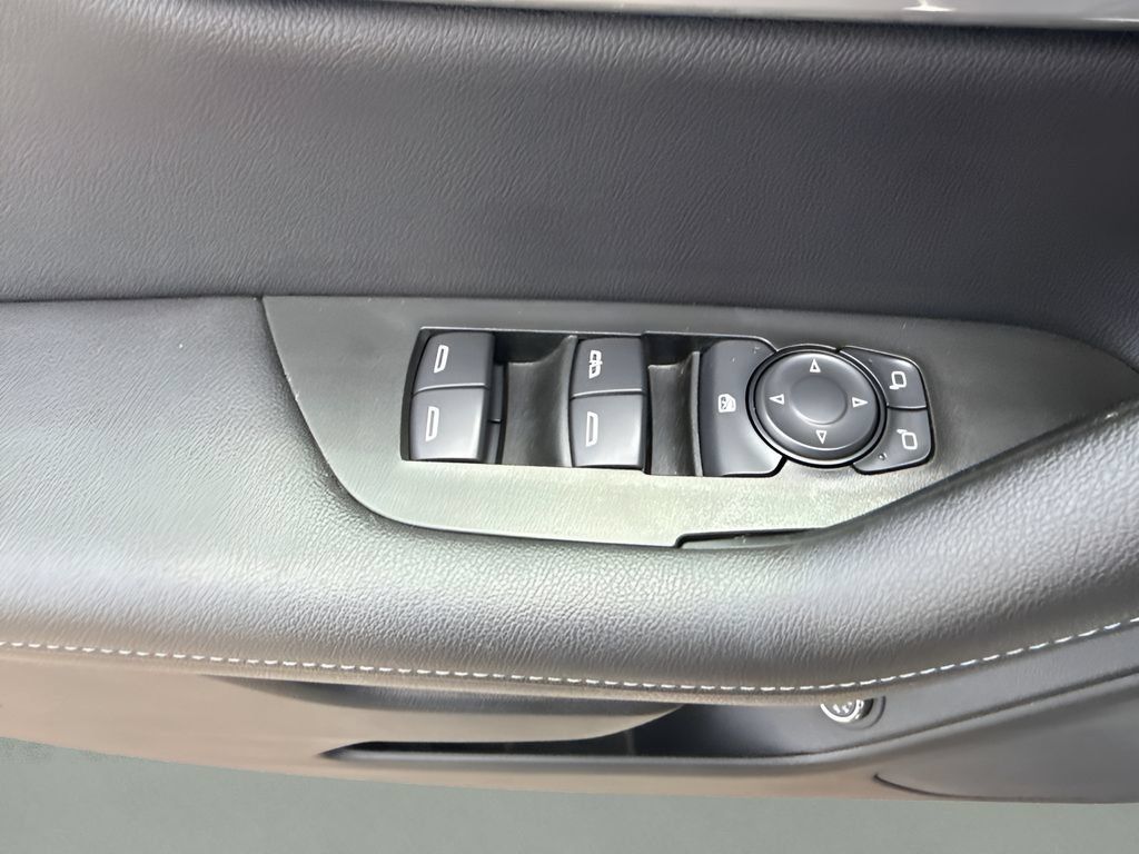 Used 2022 Chevrolet Blazer LT FWD image 15