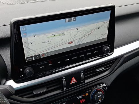 Used 2023 Kia Forte GT-Line w/ GT-Line Premium Package image 17