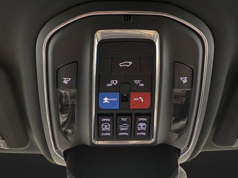 New 2025 Jeep Grand Cherokee Limited w/ Luxury Tech Group II image 27