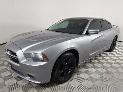 Used 2013 Dodge Charger SE w/ Connectivity Group image 7