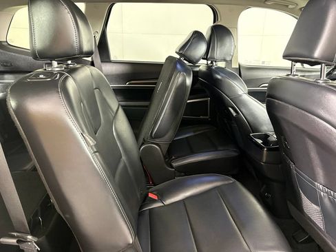 Used 2025 Kia Telluride S AWD/4WD image 17