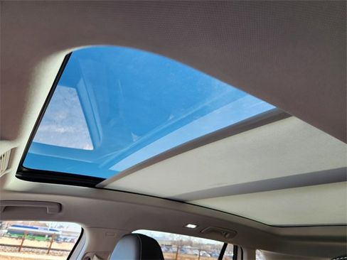 New 2026 Volkswagen Tiguan SE image 23