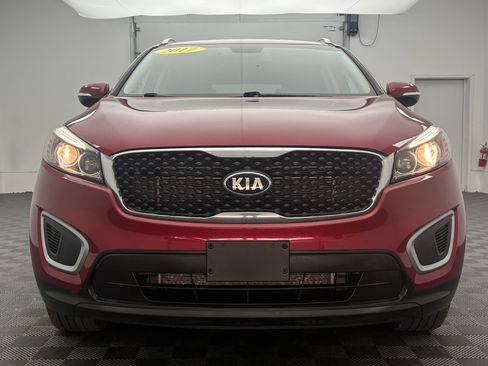 Used 2017 Kia Sorento FWD image 11