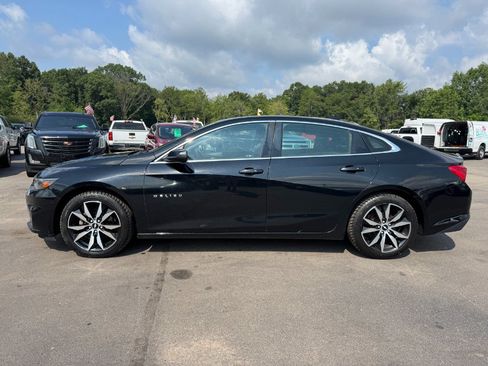 Used 2016 Chevrolet Malibu LT w/ Leather Package FWD image 2