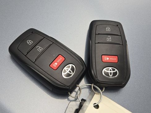 Certified 2023 Toyota Corolla Cross LE FWD image 31