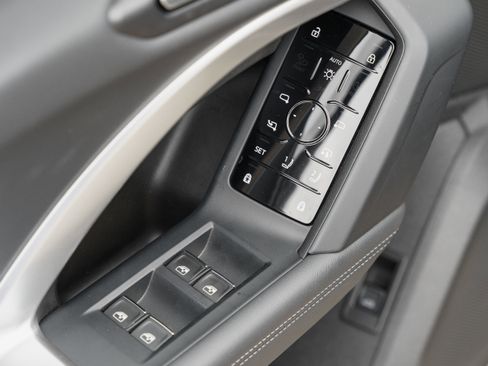 Certified 2025 Audi Q5 Premium w/ Convenience Package image 24