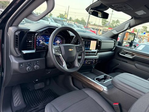 Used 2025 Chevrolet Silverado 2500 LT w/ Safety Package AWD/4WD image 24
