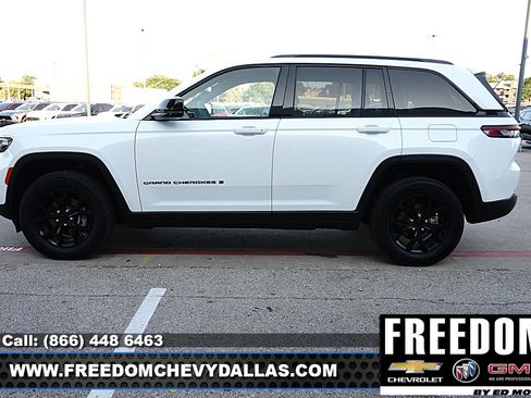 Used 2024 Jeep Grand Cherokee Altitude RWD image 4