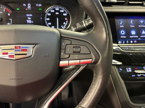 Used 2022 Cadillac XT6 Premium Luxury AWD/4WD image 37