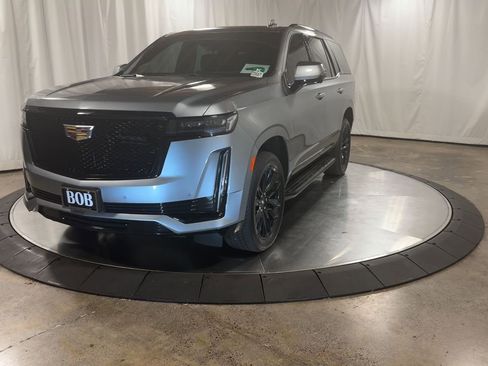 Used 2024 Cadillac Escalade Sport image 5