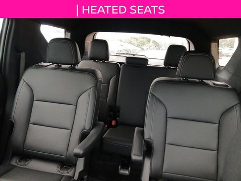 Used 2024 Chevrolet Traverse LT w/ Enhanced Driving Package FWD image 17