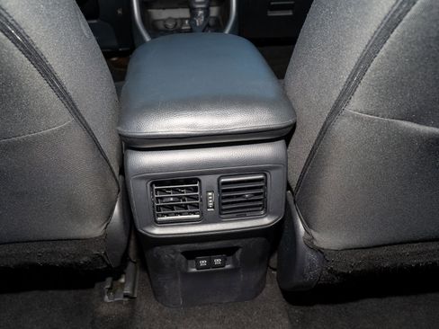 Used 2021 Toyota RAV4 XLE image 18