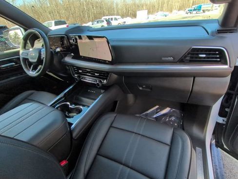 Used 2026 Chevrolet Tahoe High Country AWD/4WD image 30