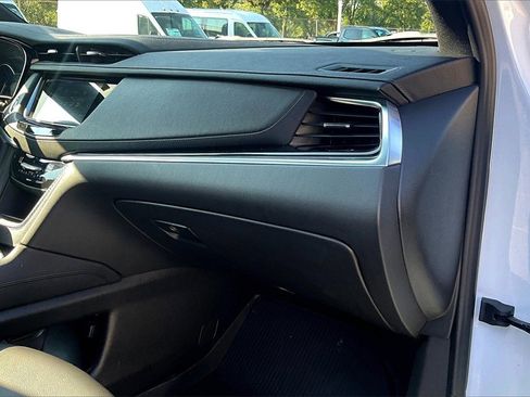 Used 2024 Cadillac XT6 Luxury w/ LPO, Floor Liner Package image 15