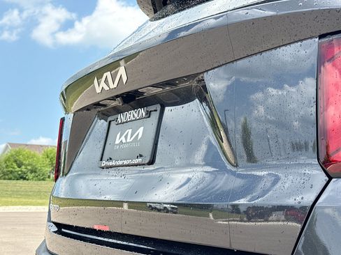 New 2026 Kia Sorento S FWD image 13