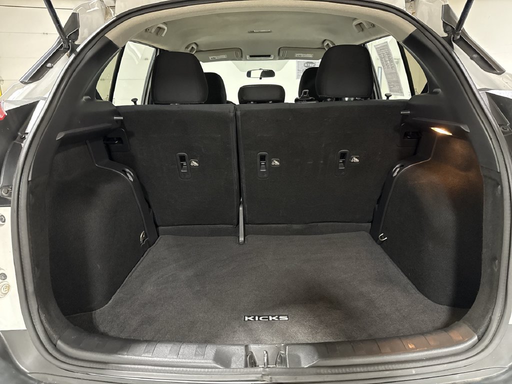 Used 2018 Nissan Kicks S FWD image 23