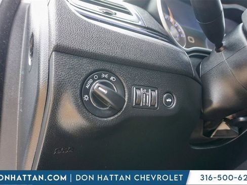 Used 2023 Chrysler 300 Touring w/ Sport Appearance Package image 16