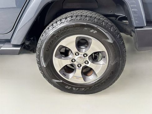 Used 2015 Jeep Wrangler Unlimited Sport AWD/4WD image 31
