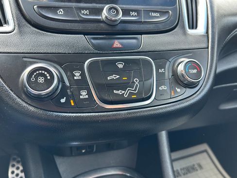 Used 2016 Chevrolet Malibu LT w/ Leather Package image 32