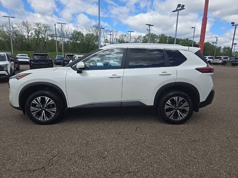 Used 2023 Nissan Rogue SV w/ SV Premium B Package AWD/4WD image 4