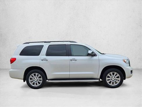 Used 2017 Toyota Sequoia Platinum AWD/4WD image 4