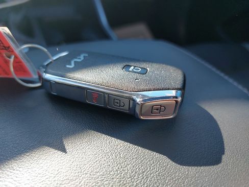 Used 2022 Kia Sorento S w/ Panoramic Sunroof Package image 38