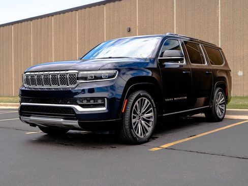 Used 2024 Jeep Grand Wagoneer L Series III AWD/4WD image 4