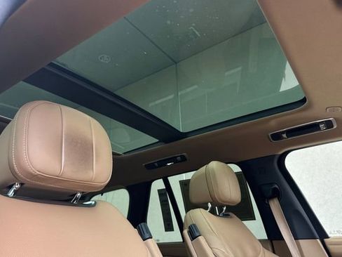 Used 2024 Land Rover Range Rover SE AWD/4WD image 16