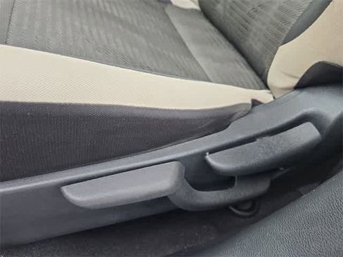 Used 2020 Nissan Versa SV image 16