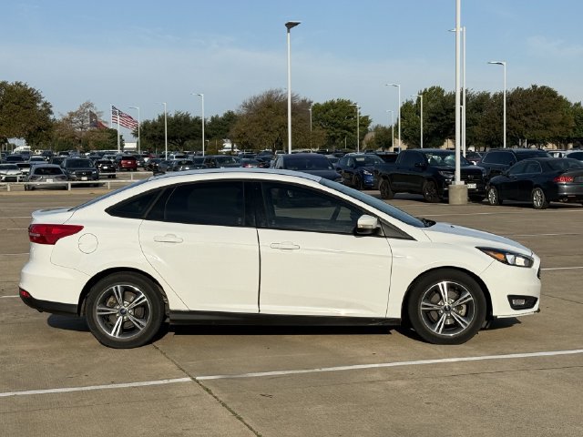 Used 2017 Ford Focus SE FWD image 3